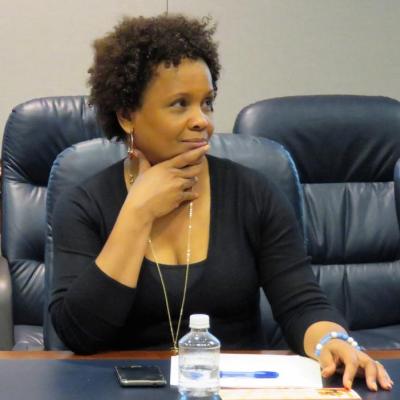 <span class="user_name">Yveline Alexandre</span><img data-bs-toggle="tooltip" title="Verified" src="https://www.timlxstatic.com/externals/images/verify-icon.png" alt="" class="verified_icon" width="14px">